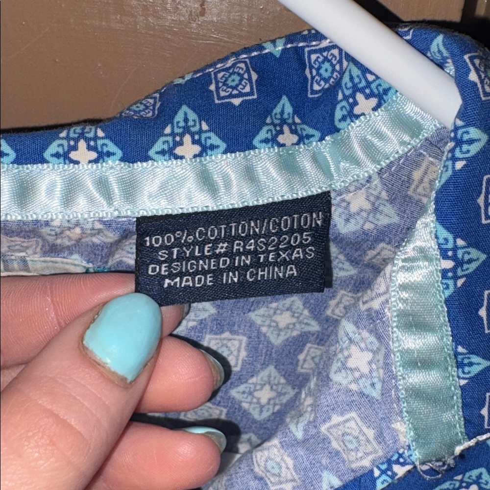 Women’s Panhandle Blue Patterned Button-Down Shirt size small - Picture 4 of 5